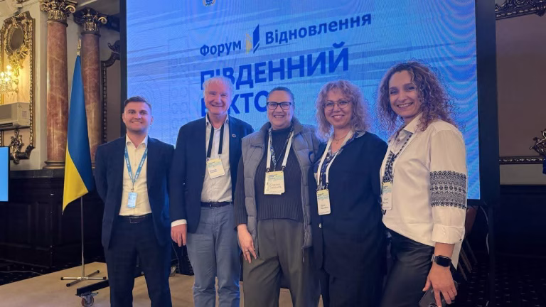 Відбудова починається з людей: досвід Херсонщини представили на форумі «Відбудовуємо разом. Південний вектор»